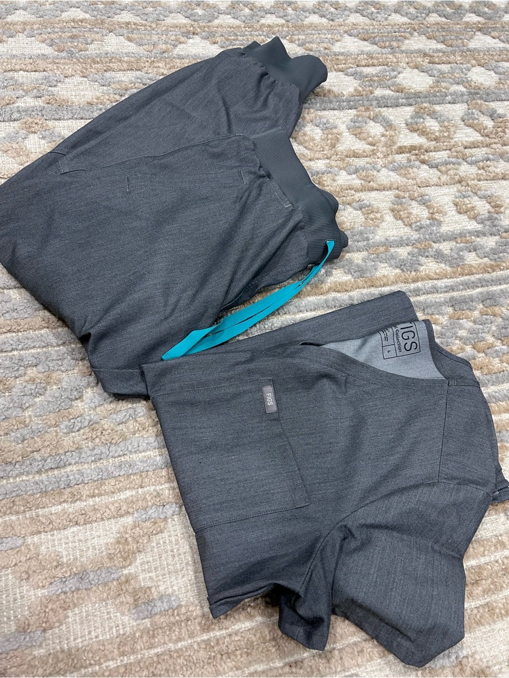 FIGS - Scrub Set
